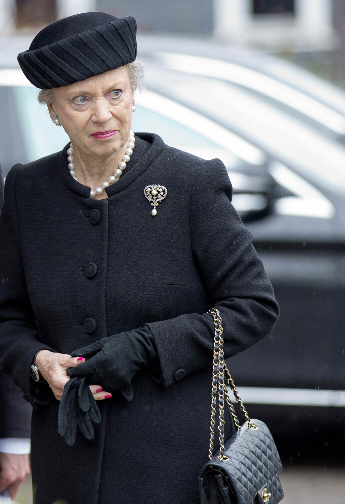 <strong>FARVEL:</strong> Det var en alvorstynget prinsesse Benedikte som sa farvel til ektemannen sin i mai 2017. Foto: NTB Scanpix <strong>FARVEL:</strong> Det var en alvorstynget prinsesse Benedikte som sa farvel til ektemannen sin i mai 2017. Foto: NTB Scanpix