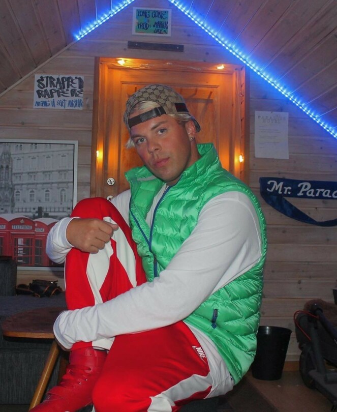 NY STIL: Det er åpenbart at Soleng henter inspirasjon fra hip hop og gatekultur. Det setter ikke alle like stor pris på. Foto: Privat NY STIL: Det er åpenbart at Soleng henter inspirasjon fra hip hop og gatekultur. Det setter ikke alle like stor pris på. Foto: Privat