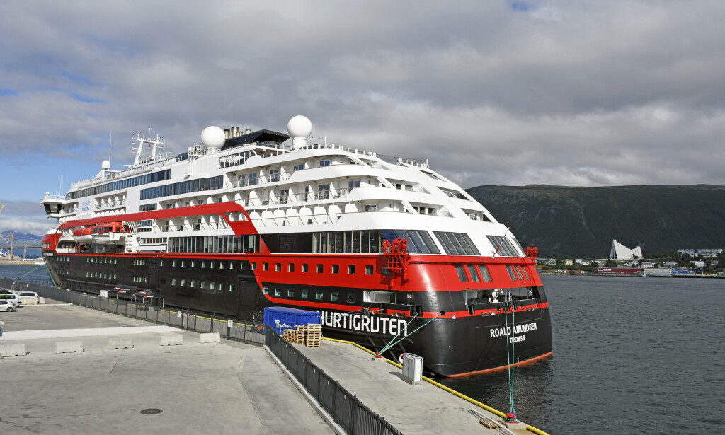 SMITTET: 35 i mannskapet og en passasjer har blitt smittet med coronaviruset etter seilas med MS Roald Amundsen. Foto: Rune Stoltz Bertinussen / NTB scanpix SMITTET: 35 i mannskapet og en passasjer har blitt smittet med coronaviruset etter seilas med MS Roald Amundsen. Foto: Rune Stoltz Bertinussen / NTB scanpix