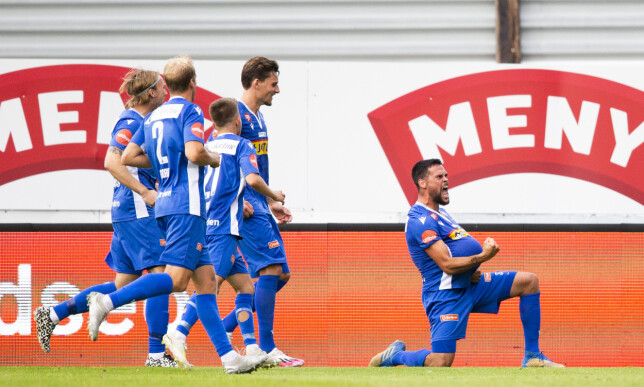 I EKSTASE: Sandefjordj-spillerne feirer overtidsmålet mot Molde. Foto: Trond Reidar Teigen / NTB Scanpix I EKSTASE: Sandefjordj-spillerne feirer overtidsmålet mot Molde. Foto: Trond Reidar Teigen / NTB Scanpix