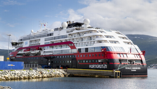 <strong>SMITTET PÅ HURTIGRUTA:</strong> 39 coronatilfeller knyttes til Hurtigruteskipet Roald Amundsens seilaser til Svalbard. Nå ligger skipet til kais i Tromsø Foto: Terje Pedersen / NTB scanpix <strong>SMITTET PÅ HURTIGRUTA:</strong> 39 coronatilfeller knyttes til Hurtigruteskipet Roald Amundsens seilaser til Svalbard. Nå ligger skipet til kais i Tromsø Foto: Terje Pedersen / NTB scanpix