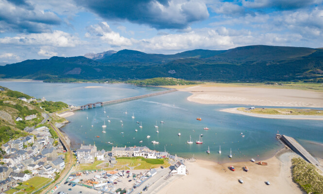 <strong>BARMOUTH BEACH:</strong> Familiefaren var på dagstur til Barmouth Beach sammen med noen av barna sine, hvor den tragiske ulykken skjedde. Foto: Shutterstock. <strong>BARMOUTH BEACH:</strong> Familiefaren var på dagstur til Barmouth Beach sammen med noen av barna sine, hvor den tragiske ulykken skjedde. Foto: Shutterstock.