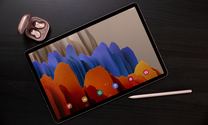 <strong>NYE NETTBRETT:</strong> Galaxy Tab S7+ har 12,4 tommers skjerm med 120 Hz bildefrekvens og koster fra 11.490 kroner. Foto: Samsung <strong>NYE NETTBRETT:</strong> Galaxy Tab S7+ har 12,4 tommers skjerm med 120 Hz bildefrekvens og koster fra 11.490 kroner. Foto: Samsung