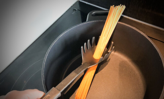 <strong>GENIALT:</strong> Hullet i midten på pastasleiven hjelper deg å måle riktig pastamengde. Foto: Linn Merete Rognø. <strong>GENIALT:</strong> Hullet i midten på pastasleiven hjelper deg å måle riktig pastamengde. Foto: Linn Merete Rognø.