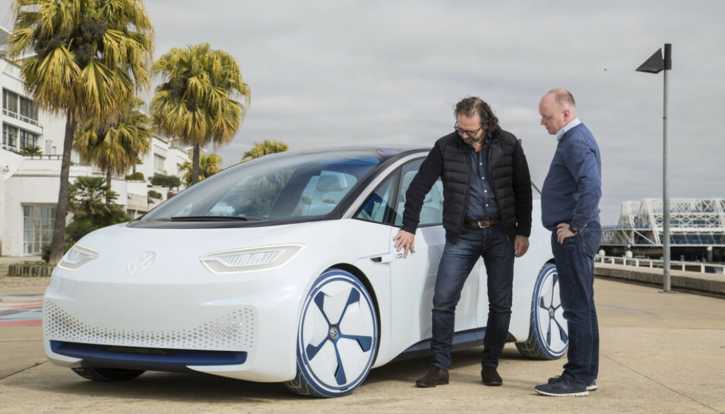 <strong>STOLT:</strong> Oliver Stephani forteller oss tankene rundt VW ID-konseptet. Foto: Foto: Ingo Barenschee <strong>STOLT:</strong> Oliver Stephani forteller oss tankene rundt VW ID-konseptet. Foto: Foto: Ingo Barenschee
