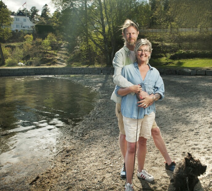 Bare fem minutter fra hjemmet ligger Torødstranda. Dit går de både for å rusle og – når været tillater det – bade. Drømmen er å kjøpe en egen båt. Foto: Xenia Villafranca Bare fem minutter fra hjemmet ligger Torødstranda. Dit går de både for å rusle og – når været tillater det – bade. Drømmen er å kjøpe en egen båt. Foto: Xenia Villafranca