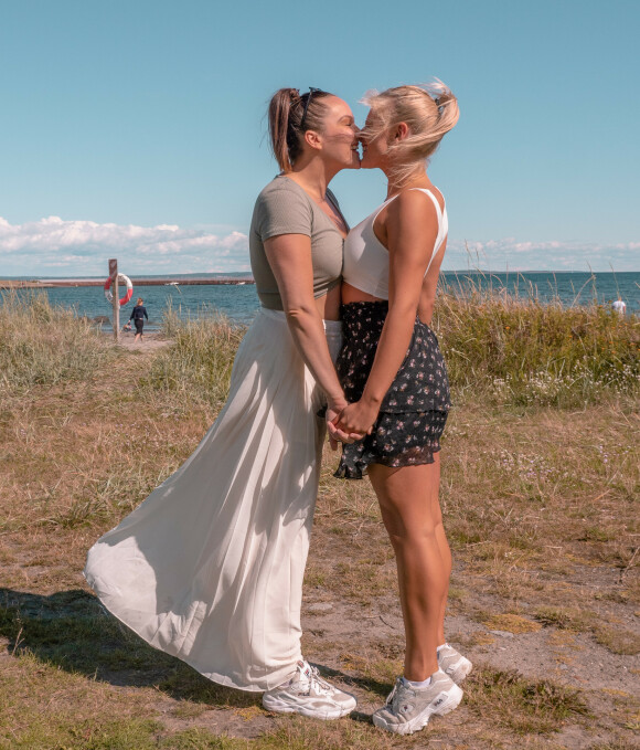 <strong>FORELSKET:</strong> Camilla og Julie er på boligjakt, og ønsker seg noe eget. Foto: Privat <strong>FORELSKET:</strong> Camilla og Julie er på boligjakt, og ønsker seg noe eget. Foto: Privat