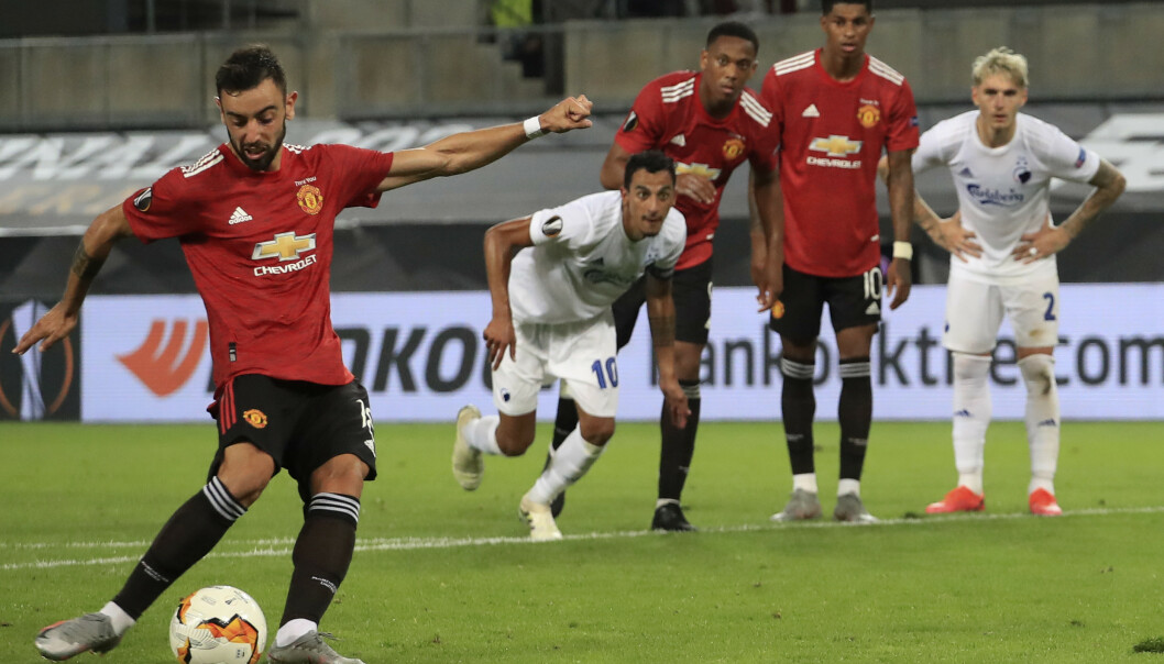 <strong>AVGJØRELSEN:</strong> Her setter Bruno Fernandes inn 1-0 til Manchester United. Foto: Wolfgang Rattay/Pool via AP) <strong>AVGJØRELSEN:</strong> Her setter Bruno Fernandes inn 1-0 til Manchester United. Foto: Wolfgang Rattay/Pool via AP)