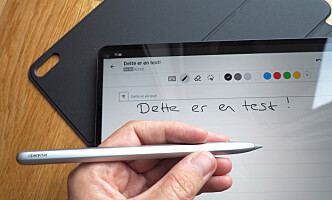 <strong>TA NOTATER:</strong> Huaweis penn egner seg best til notatskriving. Dette kan du gjøre i Nebo-appen som kommer forhåndsinstallert på MatePad Pro. Foto: Kirsti Østvang <strong>TA NOTATER:</strong> Huaweis penn egner seg best til notatskriving. Dette kan du gjøre i Nebo-appen som kommer forhåndsinstallert på MatePad Pro. Foto: Kirsti Østvang