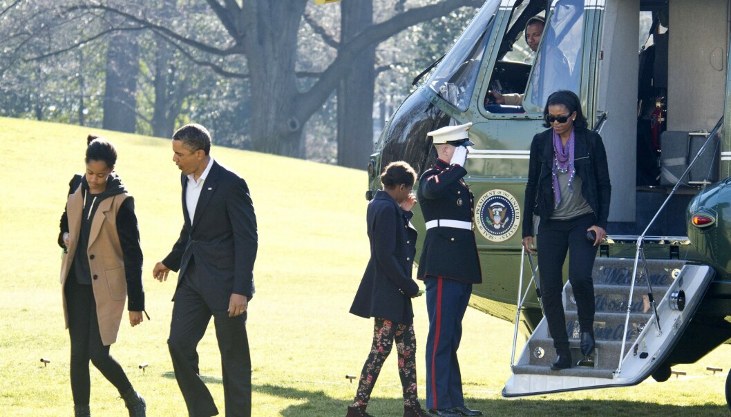 <strong>SPESIELT LIV:</strong> Michelle Obama og resten av presidentfamilien på vei ut av nevnte Marine One utenfor Det hvite hus i januar 2013. Foto: REX/ NTB scanpix <strong>SPESIELT LIV:</strong> Michelle Obama og resten av presidentfamilien på vei ut av nevnte Marine One utenfor Det hvite hus i januar 2013. Foto: REX/ NTB scanpix