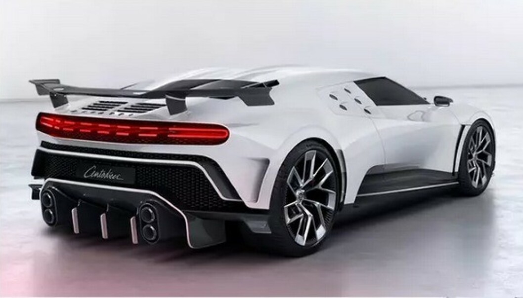 <strong>SUPEER-RASK:</strong> Bugatti Centodieci har 1600 hester, veier bare litt over 1400 kilo og gjør 0-300 km/t på 13,1 sekunder. En bil som passer godt til Juventus-stjernen, som er lidenskapelig opptatt av bil og tjener mange millioner i uka. Foto: Bugatti <strong>SUPEER-RASK:</strong> Bugatti Centodieci har 1600 hester, veier bare litt over 1400 kilo og gjør 0-300 km/t på 13,1 sekunder. En bil som passer godt til Juventus-stjernen, som er lidenskapelig opptatt av bil og tjener mange millioner i uka. Foto: Bugatti