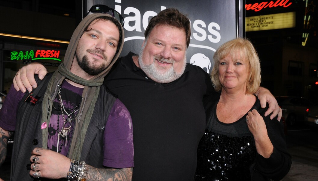 <strong>MARERITT:</strong> Bam Margera var spesielt kjent for å plage foreldrene, Phil og April. Her er familien avbildet i 2010. Foto: NTB Scanpix <strong>MARERITT:</strong> Bam Margera var spesielt kjent for å plage foreldrene, Phil og April. Her er familien avbildet i 2010. Foto: NTB Scanpix