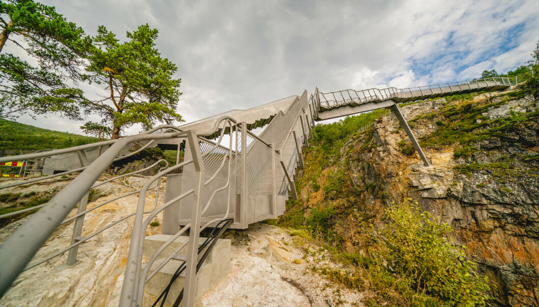 <strong>TRAPP:</strong> Det er en trappebro med 99 trappetrinn og en høydeforskjell på 16 meter. Foto: NTB scanpix <strong>TRAPP:</strong> Det er en trappebro med 99 trappetrinn og en høydeforskjell på 16 meter. Foto: NTB scanpix