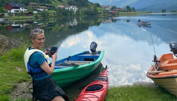 <strong>FYSISK AKTIV:</strong> Kajakkpadling er en av aktivitetene Emthe gjør for å trene seg opp igjen etter at hun har blitt kreftfri. FOTO: Privat <strong>FYSISK AKTIV:</strong> Kajakkpadling er en av aktivitetene Emthe gjør for å trene seg opp igjen etter at hun har blitt kreftfri. FOTO: Privat