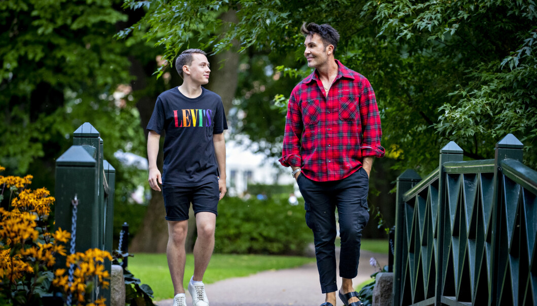 <strong>STØTTE:</strong> Kjendisstylisten Jan Thomas er en av dem som har latt seg ryste av angrepet på 22-åringen. Foto: Bjørn Langsem / Dagbladet <strong>STØTTE:</strong> Kjendisstylisten Jan Thomas er en av dem som har latt seg ryste av angrepet på 22-åringen. Foto: Bjørn Langsem / Dagbladet
