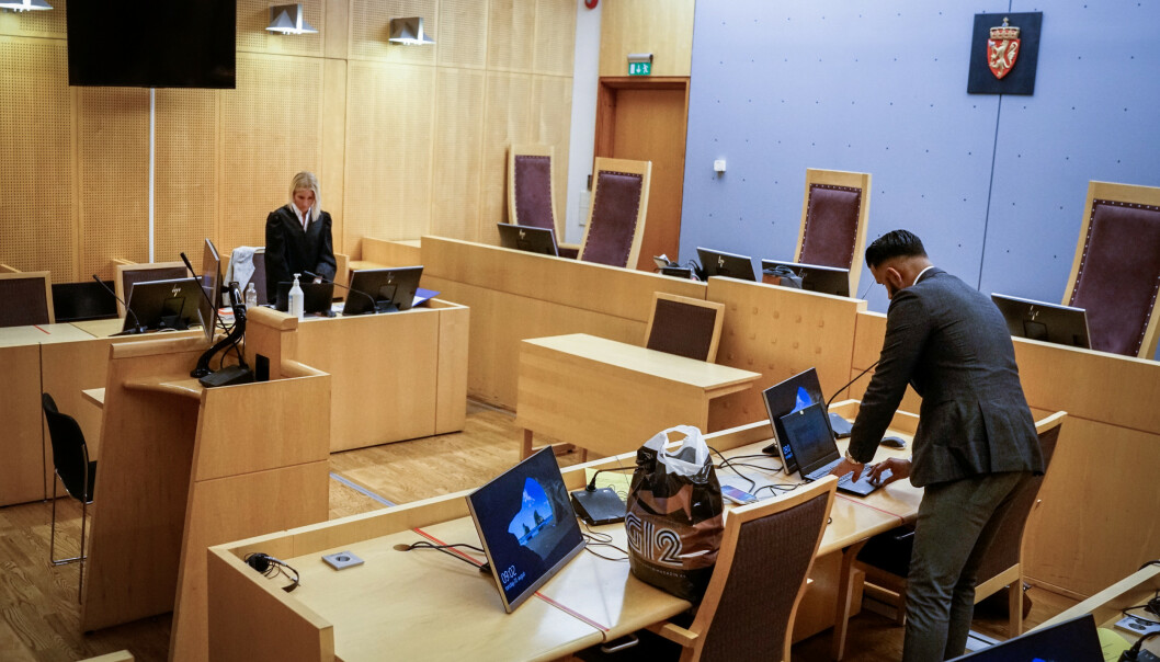 <strong>HOVEDFORHANDLING:</strong> Eline Andreassen er politiadvokat i Øst politidistrikt og går saken mot den 21 år gamle mannen som er tiltalt for å ha skutt en ung mann i beinet på Åsen skole i Lørenskog, den 26. mai i 2020. Usama Ahmad forsvarer den tiltalte 21-åringen. Foto: Øistein Norum Monsen/Dagbladet <strong>HOVEDFORHANDLING:</strong> Eline Andreassen er politiadvokat i Øst politidistrikt og går saken mot den 21 år gamle mannen som er tiltalt for å ha skutt en ung mann i beinet på Åsen skole i Lørenskog, den 26. mai i 2020. Usama Ahmad forsvarer den tiltalte 21-åringen. Foto: Øistein Norum Monsen/Dagbladet