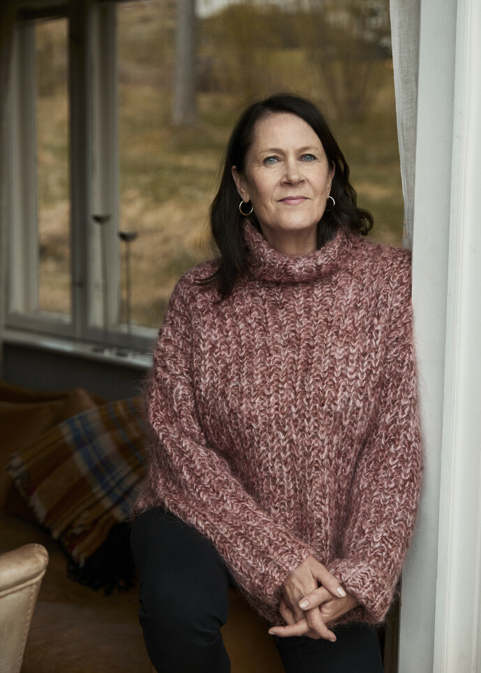 <strong>NORMALT I DET UNORMALE:</strong> Under korona har livet til Vigdis Hjorth fortsatt omtrent som før:
– Jeg er vant til å være alene, så sånn sett har det ikke vært så stor i forskjell for meg. FOTO: Sara Angelica Spilling <strong>NORMALT I DET UNORMALE:</strong> Under korona har livet til Vigdis Hjorth fortsatt omtrent som før:
– Jeg er vant til å være alene, så sånn sett har det ikke vært så stor i forskjell for meg. FOTO: Sara Angelica Spilling