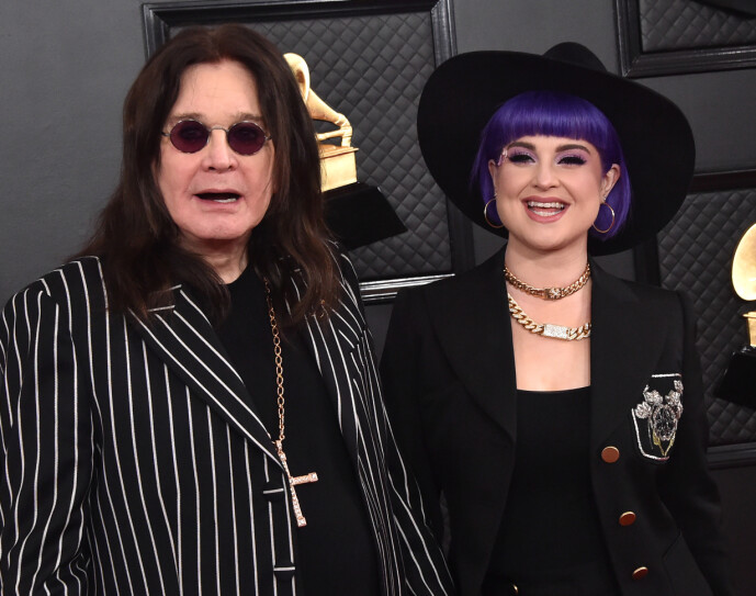 <strong>FAR OG DATTER:</strong> Kelly Osbourne røper at hun la seg under kniven for to år siden for å gjennomføre en slankeoperasjon. Her avbildet med faren Ozzy Osbourne tidligere i år. Foto: NTB Scanpix <strong>FAR OG DATTER:</strong> Kelly Osbourne røper at hun la seg under kniven for to år siden for å gjennomføre en slankeoperasjon. Her avbildet med faren Ozzy Osbourne tidligere i år. Foto: NTB Scanpix