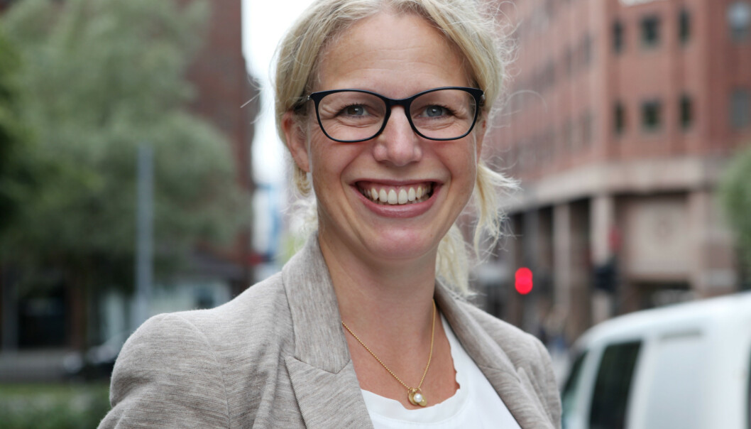 <strong>LOVER BEDRING:</strong> Linda Granlund ved Helsedirektoratet innrømmer at de henger litt etter som følge av arbeidet med corona, men at det snart skal komme justerte råd for småbarnsforeldre. Foto: Helsedirektoratet <strong>LOVER BEDRING:</strong> Linda Granlund ved Helsedirektoratet innrømmer at de henger litt etter som følge av arbeidet med corona, men at det snart skal komme justerte råd for småbarnsforeldre. Foto: Helsedirektoratet