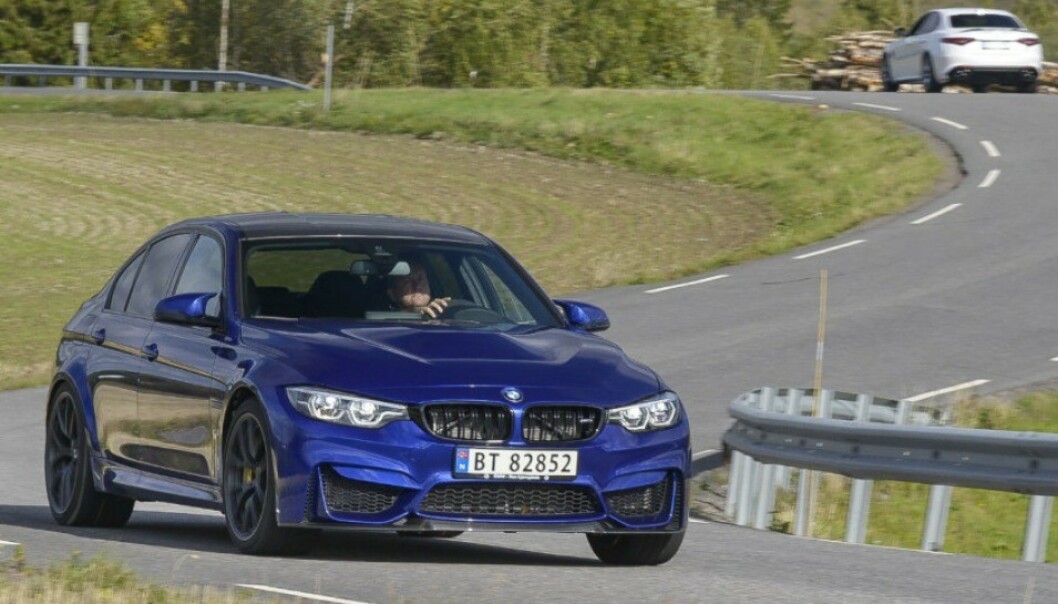 <strong>STOPPER FØRST:</strong> BMW M3 har en råsterk motor som bruker mye bensin. Etter at bensinlampa begynner å lyse klarer den bare fem mil. Foto: Jamieson Pothecary. <strong>STOPPER FØRST:</strong> BMW M3 har en råsterk motor som bruker mye bensin. Etter at bensinlampa begynner å lyse klarer den bare fem mil. Foto: Jamieson Pothecary.