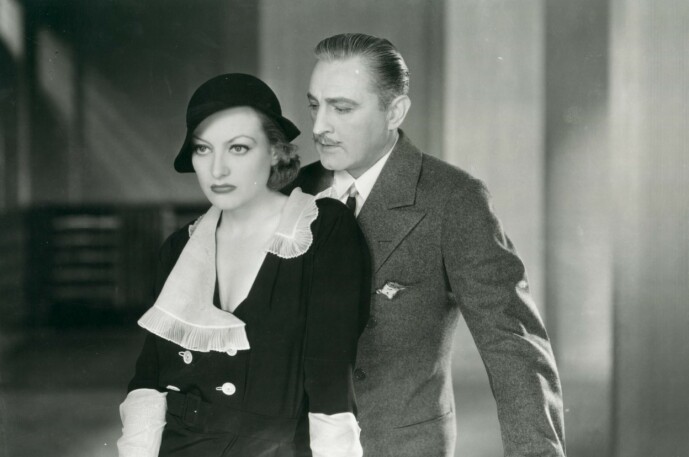 <strong>FILMSTJERNE:</strong> Drew Barrymores bestefar John Barrymore i en scene fra «Grand Hotel» sammen med Joan Crawford. Foto: Moviestore/ REX/ NTB scanpix <strong>FILMSTJERNE:</strong> Drew Barrymores bestefar John Barrymore i en scene fra «Grand Hotel» sammen med Joan Crawford. Foto: Moviestore/ REX/ NTB scanpix