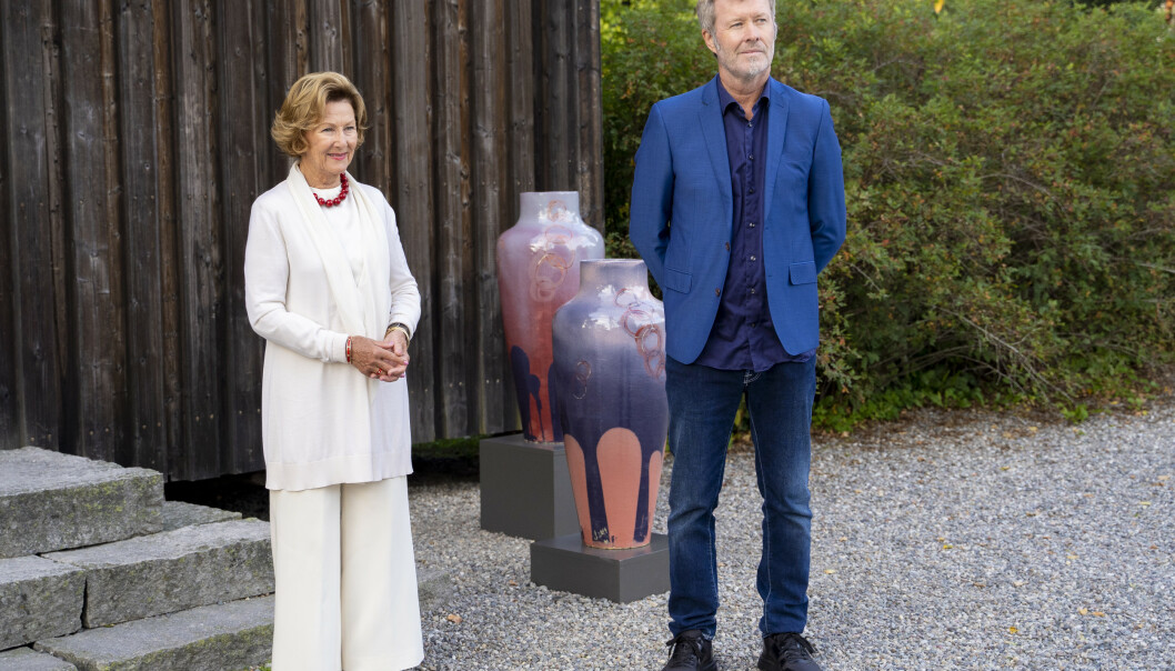Dronningen og Magne Furuholmen åpner utstillinger sammen Dronningen og Magne Furuholmen åpner utstillinger sammen