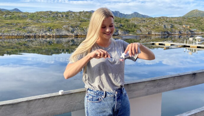 <strong>FANT LØSNING PÅ ISING:</strong> Først når Sandra var voksen fikk hun tips om å bruke Sensodyne mot ising i tennene. Etter tre uker forsvant ubehaget helt. <strong>FANT LØSNING PÅ ISING:</strong> Først når Sandra var voksen fikk hun tips om å bruke Sensodyne mot ising i tennene. Etter tre uker forsvant ubehaget helt.