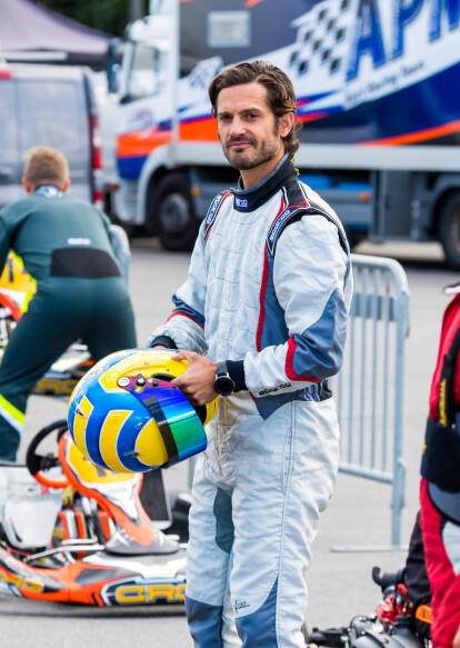 <strong>MOTORSPORT:</strong> Prins Carl Philip har hatt en interesse for motorsport i mange år. Tidligere har han avslørt at foreldrene er urolige når han kjører. Foto: NTB scanpix <strong>MOTORSPORT:</strong> Prins Carl Philip har hatt en interesse for motorsport i mange år. Tidligere har han avslørt at foreldrene er urolige når han kjører. Foto: NTB scanpix