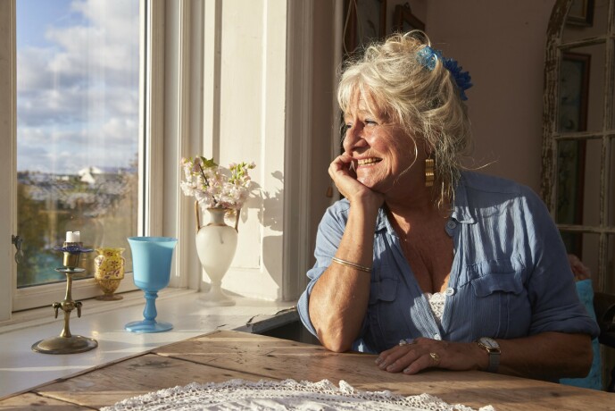 – Jeg har en brennende
lengsel inni meg som
er vanskelig å slukke.
Jeg er veldig glad
i menn, sier skuespiller
Judith Rothenborg (70). FOTO: Thomas Laursen – Jeg har en brennende
lengsel inni meg som
er vanskelig å slukke.
Jeg er veldig glad
i menn, sier skuespiller
Judith Rothenborg (70). FOTO: Thomas Laursen