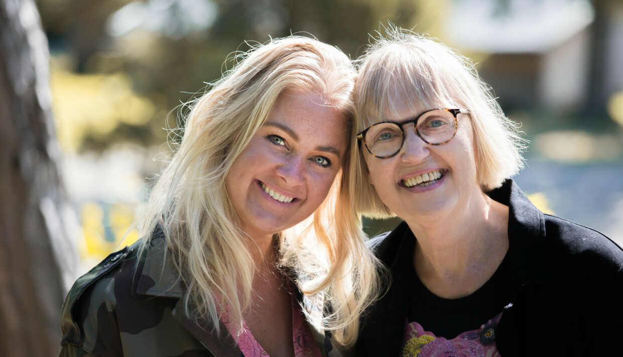 <strong>EGEN TERAPI:</strong> Herdis var godt voksen da hun utdannet seg til familieterapeut og skapte sin egen terapiform, EQ-terapi. - Det har vært livgivende, men også en ensom reise. Nå har det hjulpet mor og datter. FOTO: Julie Jacobsen <strong>EGEN TERAPI:</strong> Herdis var godt voksen da hun utdannet seg til familieterapeut og skapte sin egen terapiform, EQ-terapi. - Det har vært livgivende, men også en ensom reise. Nå har det hjulpet mor og datter. FOTO: Julie Jacobsen