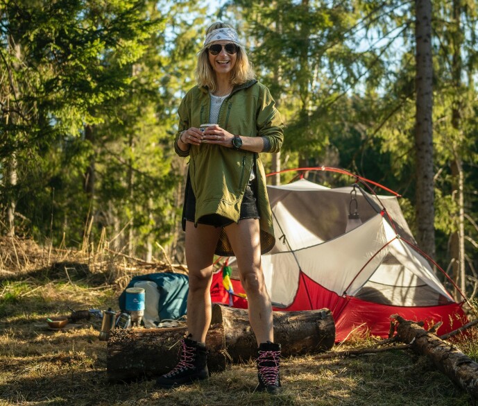 <strong>HISTORIEFORTELLING:</strong> Friluftsguru og eventyrer Elisa Røtterud lærer bort knepene sine og forteller historier fra uforglemmelige turer. FOTO: Vegard Breie <strong>HISTORIEFORTELLING:</strong> Friluftsguru og eventyrer Elisa Røtterud lærer bort knepene sine og forteller historier fra uforglemmelige turer. FOTO: Vegard Breie