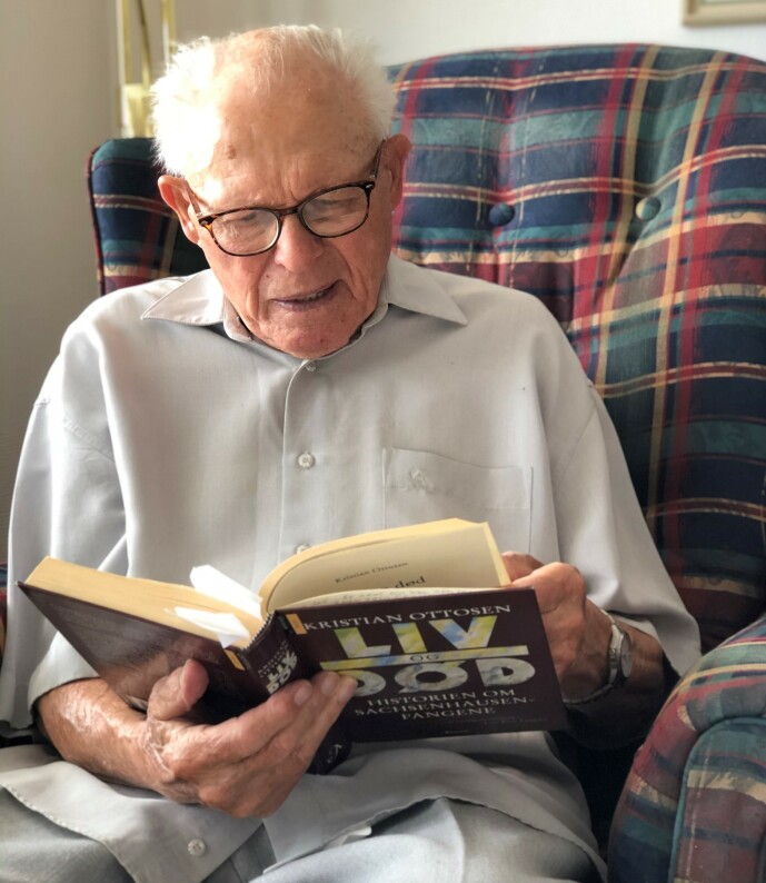 <strong>SPREK:</strong> 97 år gamle Torstein Axelsen har bevart sin gode fysikk og mentale helse. FOTO: Malini Gaare Bjørnstad <strong>SPREK:</strong> 97 år gamle Torstein Axelsen har bevart sin gode fysikk og mentale helse. FOTO: Malini Gaare Bjørnstad
