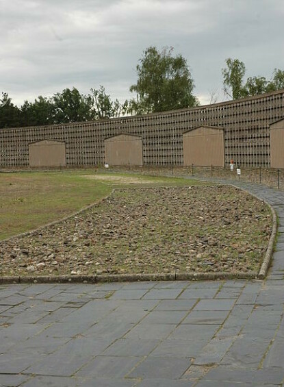 <strong>SKOMARSJEN:</strong> Deler av banen der fangene måtte prøvegå skoene. FOTO: Paalso Paal Sørensen 2008 / Wikipedia <strong>SKOMARSJEN:</strong> Deler av banen der fangene måtte prøvegå skoene. FOTO: Paalso Paal Sørensen 2008 / Wikipedia