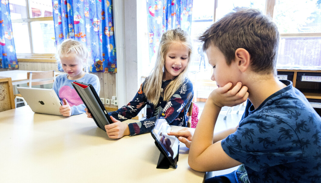 <strong>TENKE SJÆL:</strong> Det er opptil hver enkelt skole hvordan de vil bruke nettbrett i undervisningen. Gaute Brockmann opplevde tåkete svar da han lurte på hvorfor det var innført. Foto: Gorm Kallestad / NTB scanpix <strong>TENKE SJÆL:</strong> Det er opptil hver enkelt skole hvordan de vil bruke nettbrett i undervisningen. Gaute Brockmann opplevde tåkete svar da han lurte på hvorfor det var innført. Foto: Gorm Kallestad / NTB scanpix