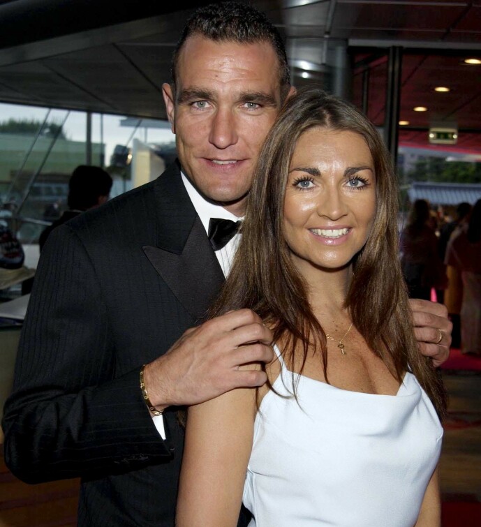 <strong>GLAM OG SMERTE:</strong> Selv om Vinnie levde et glamorøst liv til tider, var det noe ganske annet på hjemmebane. Foto: NTB scanpix <strong>GLAM OG SMERTE:</strong> Selv om Vinnie levde et glamorøst liv til tider, var det noe ganske annet på hjemmebane. Foto: NTB scanpix