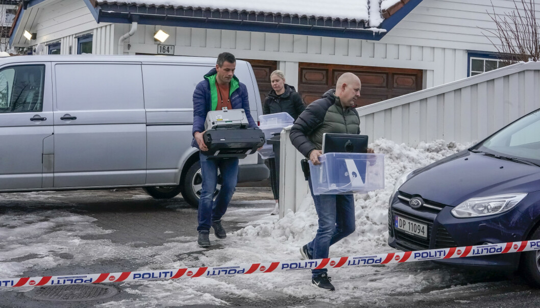 14. mars bar politiet ut beslag fra boligen til justisminister Tor Mikkel Wara (Frp) på Røa i Oslo. Foto: Heiko Junge / NTB scanpix 14. mars bar politiet ut beslag fra boligen til justisminister Tor Mikkel Wara (Frp) på Røa i Oslo. Foto: Heiko Junge / NTB scanpix