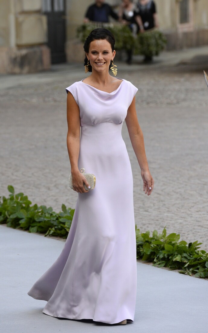 <strong>DEN GANG DA:</strong> Prinsesse Sofia ble offentliggjort som prins Carl Philips kjæreste allerede i 2010, men de forlovet seg først fire år seinere. Her er hun fotografert i 2013, i bryllupet til prinsesse Madeleine og Chris O'Neill. Foto: NTB Scanpix <strong>DEN GANG DA:</strong> Prinsesse Sofia ble offentliggjort som prins Carl Philips kjæreste allerede i 2010, men de forlovet seg først fire år seinere. Her er hun fotografert i 2013, i bryllupet til prinsesse Madeleine og Chris O'Neill. Foto: NTB Scanpix