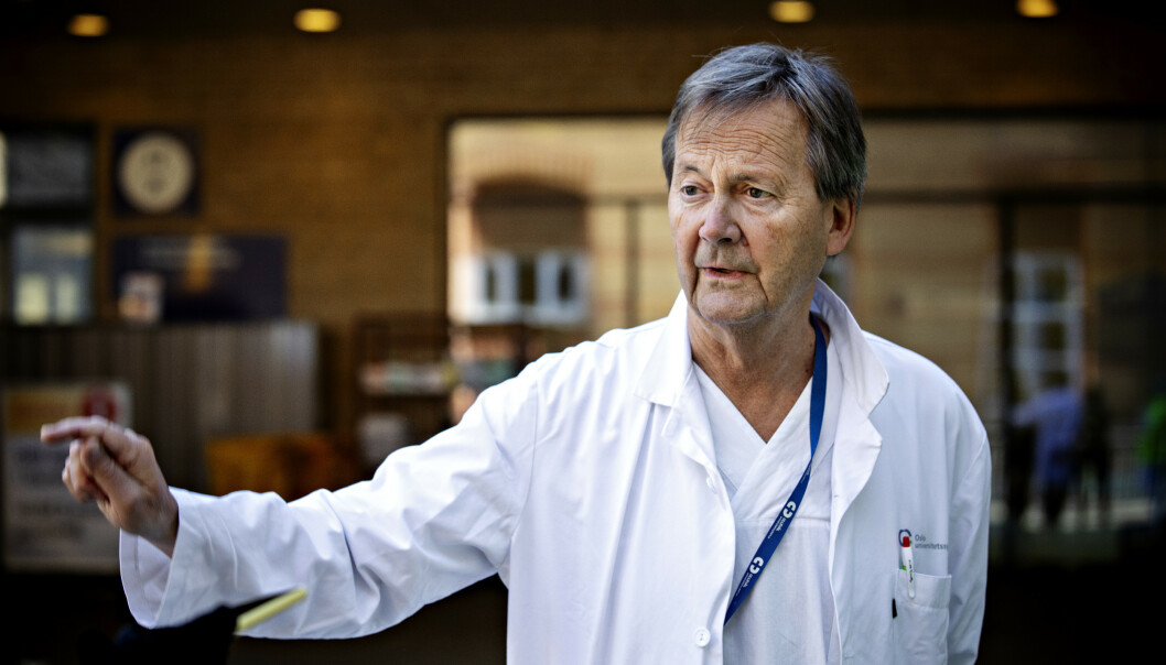 <strong>ADVARER:</strong> Overlege Dag Jacobsen ved Oslo universitetssykehus går ut med kraftig advarsel om kullosforgiftning etter at flere festdeltakere fra den såkalte grottefesten fremdeles ikke kan gjøre rede for seg. Foto: Nina Hansen <strong>ADVARER:</strong> Overlege Dag Jacobsen ved Oslo universitetssykehus går ut med kraftig advarsel om kullosforgiftning etter at flere festdeltakere fra den såkalte grottefesten fremdeles ikke kan gjøre rede for seg. Foto: Nina Hansen