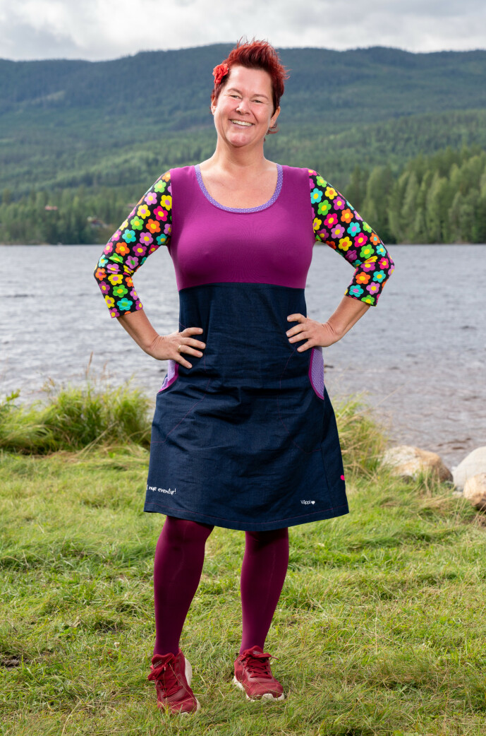 <strong>FARGERIK:</strong> Lene Egeland Hogstad vil forhandle om hvor mange kjoler hun kan få med seg inn på gården. Foto: Alex Iversen / TV 2 <strong>FARGERIK:</strong> Lene Egeland Hogstad vil forhandle om hvor mange kjoler hun kan få med seg inn på gården. Foto: Alex Iversen / TV 2