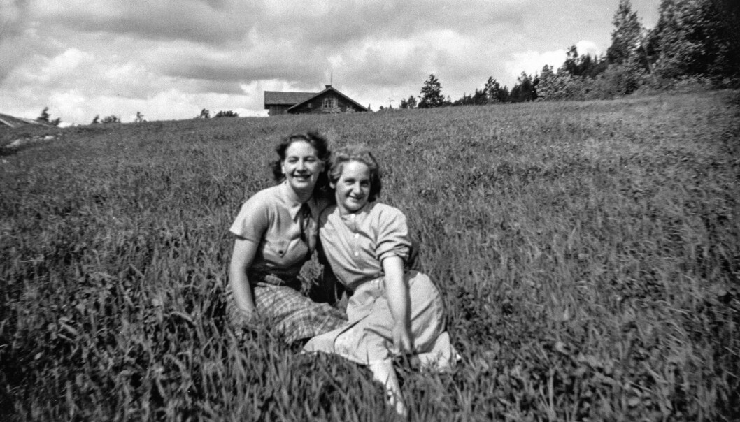 <strong>UNGDOMMELIG HÅP:</strong> Bestemor Sigrid og søsteren hennes Ingrid, en sommerdag i ungdommen. FOTO: Privat <strong>UNGDOMMELIG HÅP:</strong> Bestemor Sigrid og søsteren hennes Ingrid, en sommerdag i ungdommen. FOTO: Privat