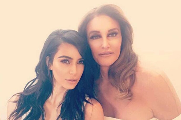 <strong>GODT FORHOLD:</strong> Caitlyn har fortsatt et godt forhold til stedøtrene, som hun praktisk talt oppdro. Her fotografert med Kim Kardashian. Foto: Snapchat <strong>GODT FORHOLD:</strong> Caitlyn har fortsatt et godt forhold til stedøtrene, som hun praktisk talt oppdro. Her fotografert med Kim Kardashian. Foto: Snapchat