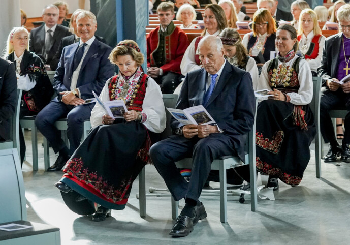 <strong>FULGTE MED:</strong> Kongefamilien var på plass i Asker kirke i anledning prins Sverre Magnus' konfirmasjon. Foto: Lise Åserud / NTB scanpix <strong>FULGTE MED:</strong> Kongefamilien var på plass i Asker kirke i anledning prins Sverre Magnus' konfirmasjon. Foto: Lise Åserud / NTB scanpix