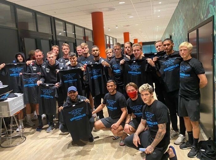 <strong>STØTTE:</strong> - Det betyr mye for arbeidet vårt at landets fremste rollemodeller fronter saken vår, sier faren. Foto: Privat <strong>STØTTE:</strong> - Det betyr mye for arbeidet vårt at landets fremste rollemodeller fronter saken vår, sier faren. Foto: Privat