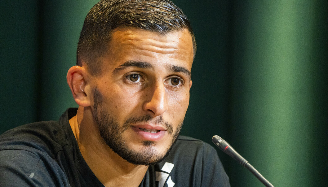 <strong>OPPTATT AV BARN OG UNGE:</strong> Omar Elabdellaoui er visekaptein på landslaget. I sommer gikk han fra Olympiakos til Galatasaray. Foto: Håkon Mosvold Larsen / NTB scanpix <strong>OPPTATT AV BARN OG UNGE:</strong> Omar Elabdellaoui er visekaptein på landslaget. I sommer gikk han fra Olympiakos til Galatasaray. Foto: Håkon Mosvold Larsen / NTB scanpix