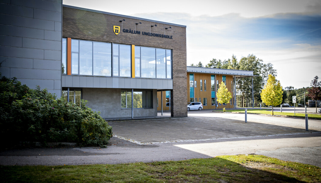 <strong>STENGT:</strong> Grålum ungdomsskole er stengt. Foto: Bjørn Langsem / Dagbladet <strong>STENGT:</strong> Grålum ungdomsskole er stengt. Foto: Bjørn Langsem / Dagbladet