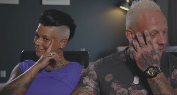 <strong>TATOVERTE NAVN:</strong> Veronika og Alexander har tatovert hverandres navn i ansiktet. Foto: Skjermdump/TV3 <strong>TATOVERTE NAVN:</strong> Veronika og Alexander har tatovert hverandres navn i ansiktet. Foto: Skjermdump/TV3