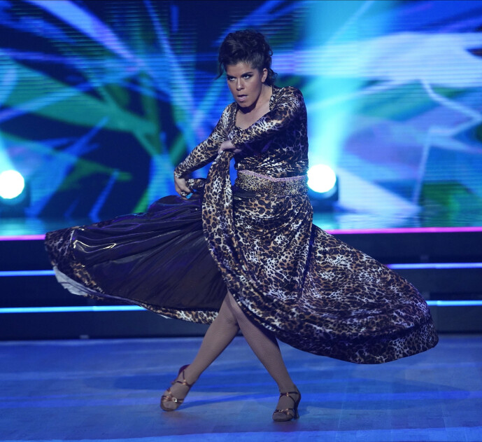 <strong>BEINHARD:</strong> Kristin Gjelsvik beholdt ansiktsuttrykket gjennom hele dansen, men forteller at vi vil få se en annen side av henne på lørdag. Foto: Espen Solli / TV 2 <strong>BEINHARD:</strong> Kristin Gjelsvik beholdt ansiktsuttrykket gjennom hele dansen, men forteller at vi vil få se en annen side av henne på lørdag. Foto: Espen Solli / TV 2