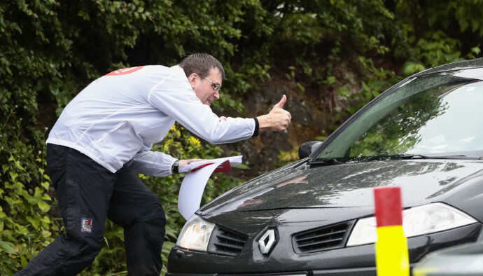 <strong>VALGKAMP:</strong> Bjørn Revil i FNB. Her driver han i fjor sommer valgkamp ved en bomstasjon etter at de ny bomringene ble innført. Foto: Lise Åserud / NTB Scanpix <strong>VALGKAMP:</strong> Bjørn Revil i FNB. Her driver han i fjor sommer valgkamp ved en bomstasjon etter at de ny bomringene ble innført. Foto: Lise Åserud / NTB Scanpix
