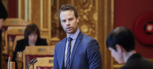 Nei, nordmenn har ikke måttet jobbe i 40 år for å få samme pensjon som flyktninger Nei, nordmenn har ikke måttet jobbe i 40 år for å få samme pensjon som flyktninger