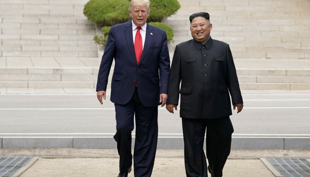 <strong>- VENNSKAP:</strong> President Donald Trump og Kim Jong-Un i juni 2019 da de møttes i den demilitariserte sonen mellom Sør- og Nord-Korea. Foto: Kevin Lamarque / Reuters / NTB scanpix <strong>- VENNSKAP:</strong> President Donald Trump og Kim Jong-Un i juni 2019 da de møttes i den demilitariserte sonen mellom Sør- og Nord-Korea. Foto: Kevin Lamarque / Reuters / NTB scanpix